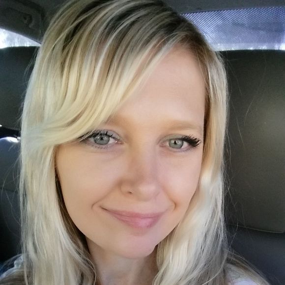 Meet your Posher, Erin - Picture 1 of 1